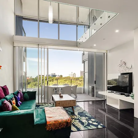 Apartment Spacious 1 Bedroom Mezzanine With Large Bath Views 2 Free Parking Spots *