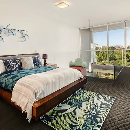 Spacious 1 Bedroom Mezzanine With Large Bath Views 2 Free Parking Spots Apartment *