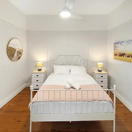 West Avenue Hideaway In Wynnum - 1 Bed And 1 Bath *