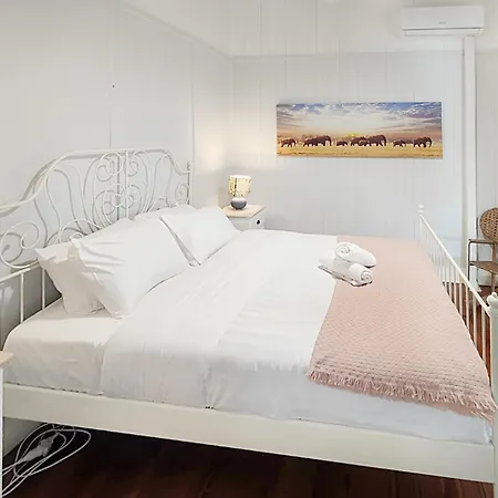 West Avenue Hideaway In Wynnum - 1 Bed And 1 Bath * Brisbane