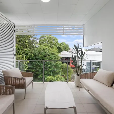 2-bed Getaway With Shared Pool & Bbq Access Brisbane