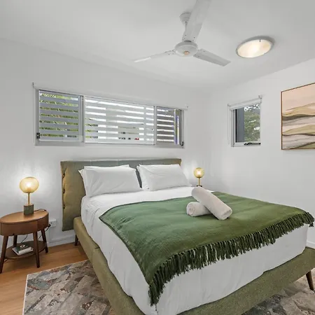 Apartment 2-bed Getaway With Shared Pool & Bbq Access Brisbane