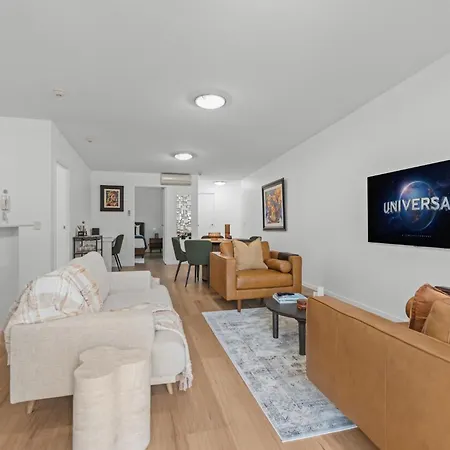 Apartment 2-bed Getaway With Shared Pool & Bbq Access Brisbane