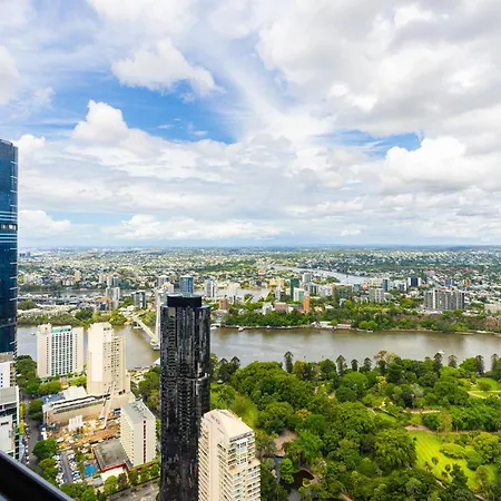 Luxury 50th Floor 2br At Queens Wharf With Parking