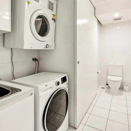 Spacious 1 Bedroom Mezzanine With Large Bath Views 2 Free Parking Spots