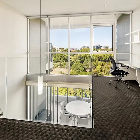 Spacious 1 Bedroom Mezzanine With Large Bath Views 2 Free Parking Spots Apartment