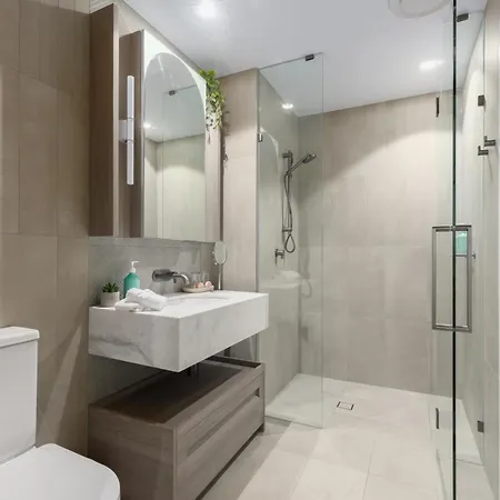 Luxury 50th Floor 2br At Queens Wharf With Parking Apartment
