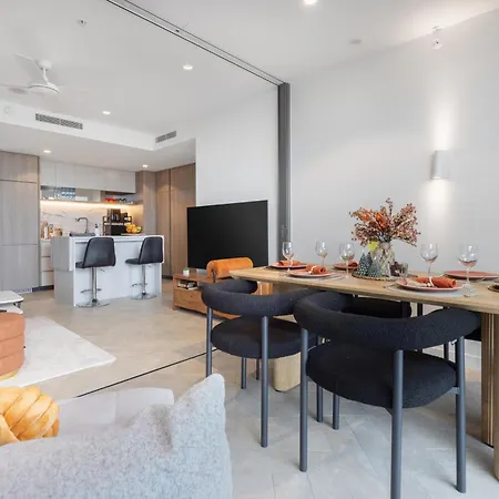 Luxury 50th Floor 2br At Queens Wharf With Parking Apartment