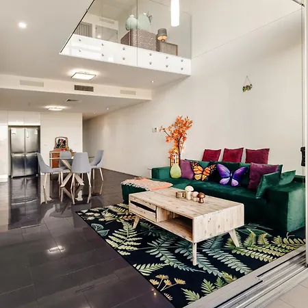 Apartment Spacious 1 Bedroom Mezzanine With Large Bath Views 2 Free Parking Spots