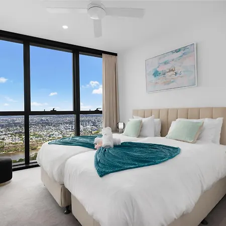 Luxury 50th Floor 2br At Queens Wharf With Parking Apartment *