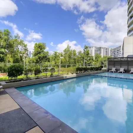 Apartment Spacious 1 Bedroom Mezzanine With Large Bath Views 2 Free Parking Spots Brisbane
