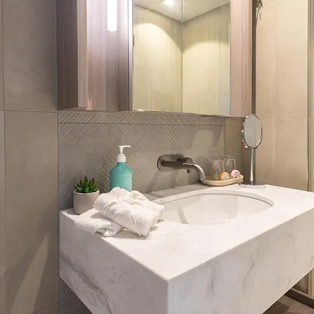Luxury 50th Floor 2br At Queens Wharf With Parking * Brisbane