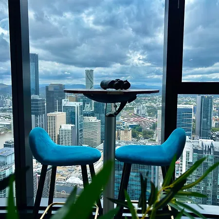 Brisbane's Highest Rated 3 Bedroom Luxury -61st Floor- Incredible Views In Skytower, Brisbane's Tallest Building -complimentary Wifi, Drinks, Snacks & Streaming Access Brisbane