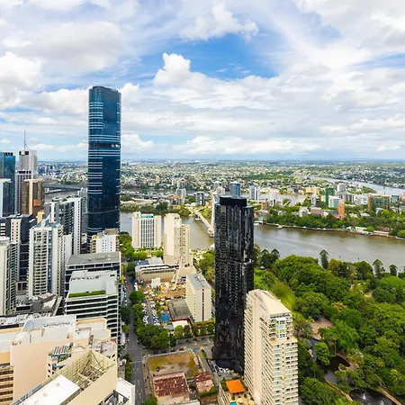 Luxury 50th Floor 2br At Queens Wharf With Parking Apartment *
