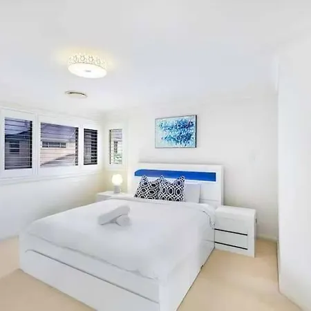 5br Prestige Suburban Manor - Near Shops & Eats Brisbane