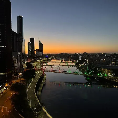 Riverfire In Park Regis Apartment *