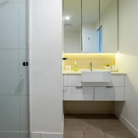 City-center Cozy 2bdr With Parking *