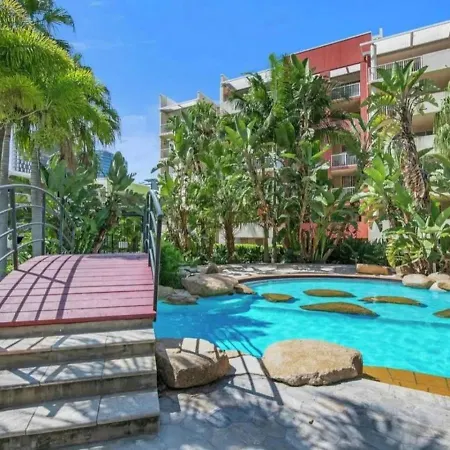 Apartment Modern 2br Retreat With Gym, Pool And Balcony