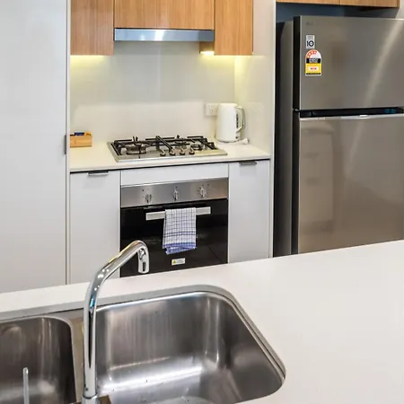 City-center Cozy 2bdr With Parking Apartment *