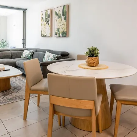 Apartment City-center Cozy 2bdr With Parking