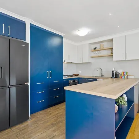 Apartment Modern 2br Retreat With Gym, Pool And Balcony Brisbane