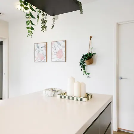 Family-friendly 2brwalk To River & Shops Pool&gym Brisbane