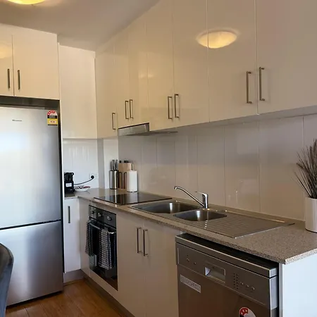 2b2b Unit Near Cbd W Courtyard Fun In Norman Park Apartment *