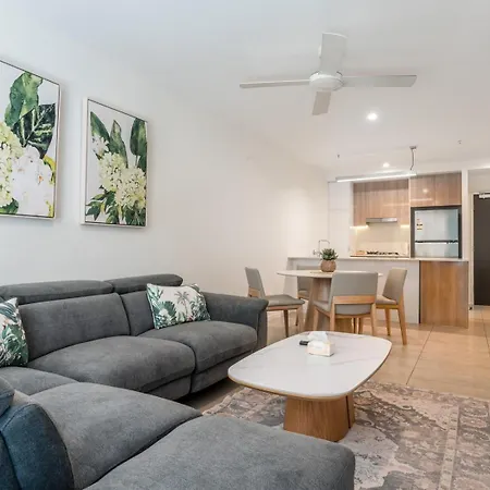 Apartment City-center Cozy 2bdr With Parking *