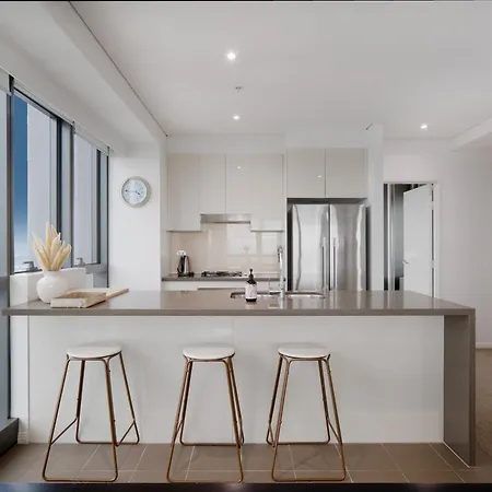 Meriton Soleil Breathtaking Views Heated Pool Gym Brisbane