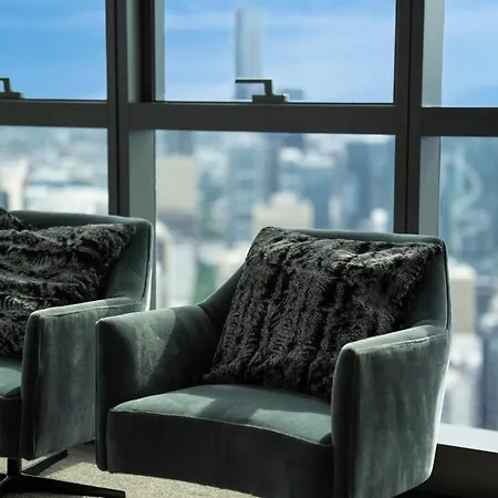 Meriton Soleil Breathtaking Views Heated Pool Gym *