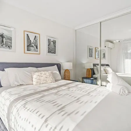 Modern 2br Retreat With Gym, Pool And Balcony