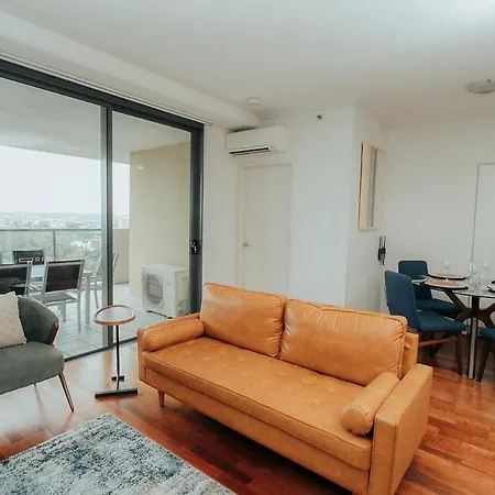 Birrunga View 2 Bedroom & Parking * Brisbane