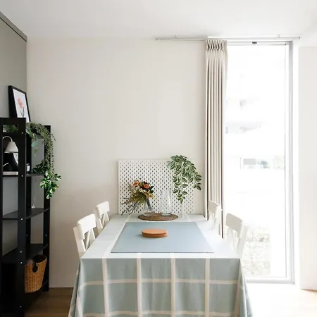 Family-friendly 2brwalk To River & Shops Pool&gym Apartment *