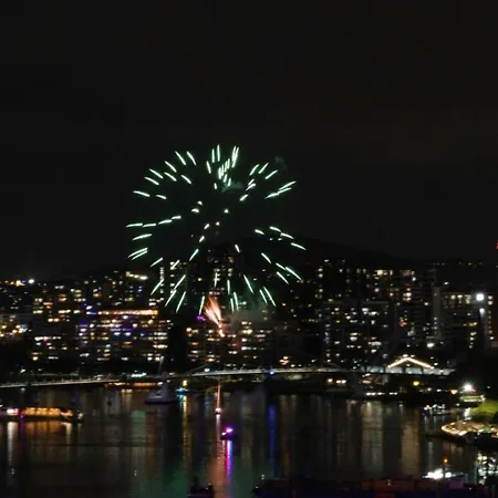Riverfire In Park Regis Apartment *