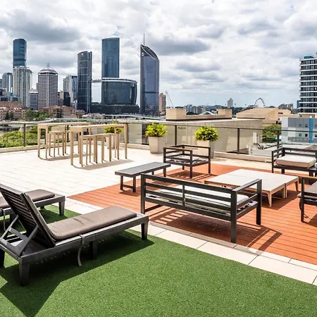 Apartment City-center Cozy 2bdr With Parking