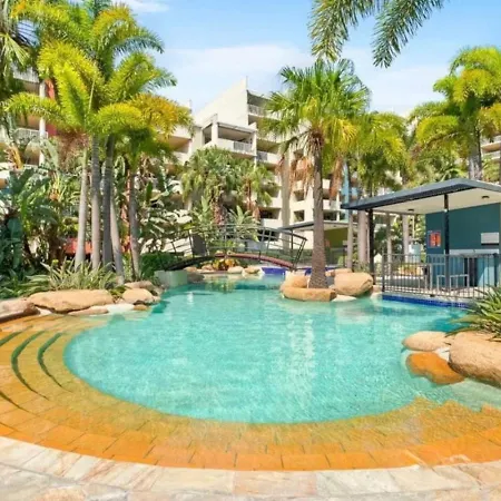 Modern 2br Retreat With Gym, Pool And Balcony