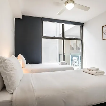 City-center Cozy 2bdr With Parking Apartment *