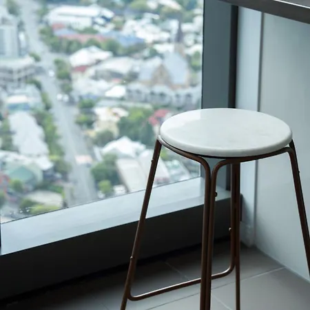 Meriton Soleil Breathtaking Views Heated Pool Gym Apartment