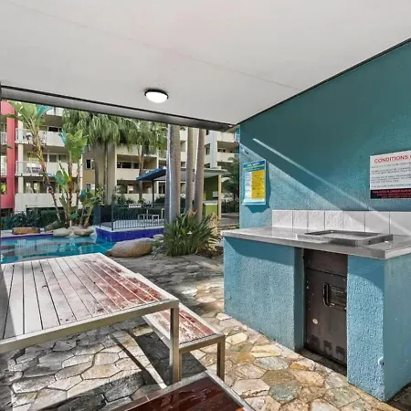 Modern 2br Retreat With Gym, Pool And Balcony Apartment *
