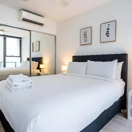 City-center Cozy 2bdr With Parking