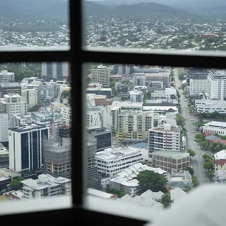 Meriton Soleil Breathtaking Views Heated Pool Gym