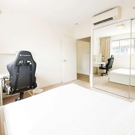 Family-friendly 2brwalk To River & Shops Pool&gym *