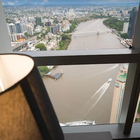Meriton Soleil Breathtaking Views Heated Pool Gym *