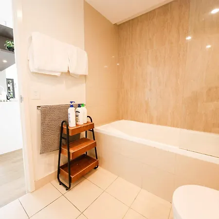 Family-friendly 2brwalk To River & Shops Pool&gym *
