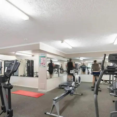 Apartment Modern 2br Retreat With Gym, Pool And Balcony Brisbane