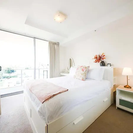 Family-friendly 2brwalk To River & Shops Pool&gym Apartment Brisbane