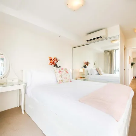 Family-friendly 2brwalk To River & Shops Pool&gym Apartment Brisbane