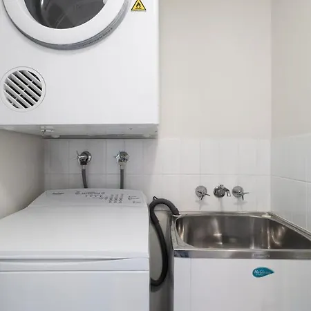 Birrunga View 2 Bedroom & Parking Apartment