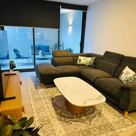Apartment City-center Cozy 2bdr With Parking
