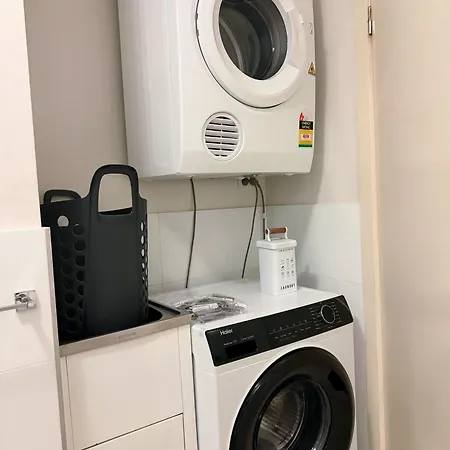 2b2b Unit Near Cbd W Courtyard Fun In Norman Park Apartment